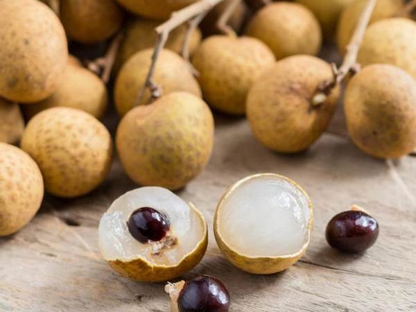 Luận giải giấc mộng thấy mình được tặng quả nhãn