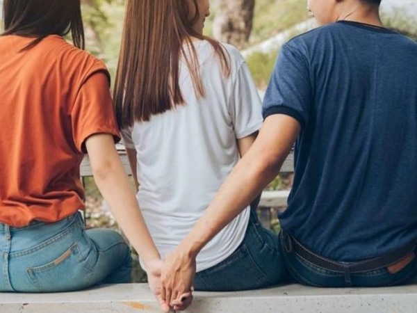 Ngủ mơ thấy ngoại tình cần cảnh giác với điều gì?