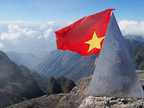 Ngủ mơ thấy ngọn núi là điềm gì hên hay xui?