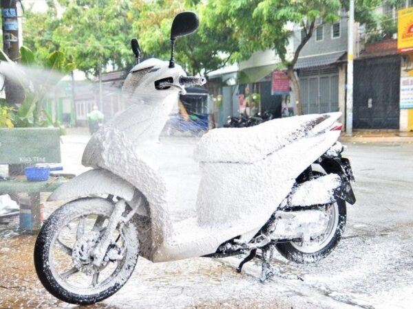 Ngủ mơ thấy rửa xe nhưng xe vẫn bẩn