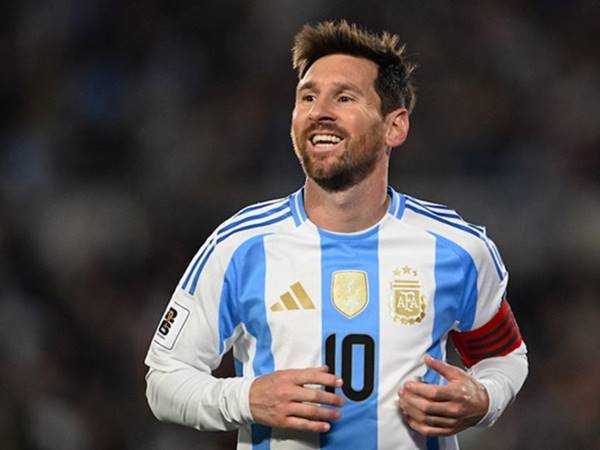 những tiền đạo cánh phải hay nhất thế giới