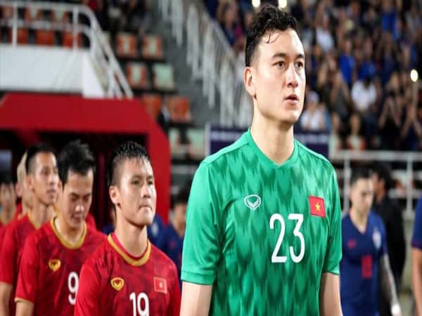 Hình ảnh “Người giữ đền” lạnh lùng mà kiên định