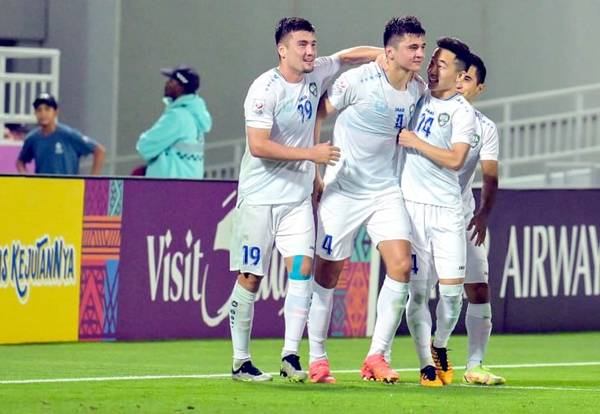 Cầu thủ bóng đá Uzbekistan