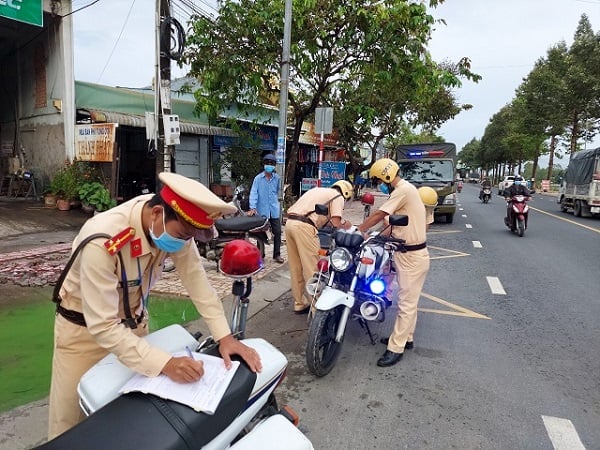 Giải mã nằm mơ thấy công an đánh con gì, số mấy may mắn?