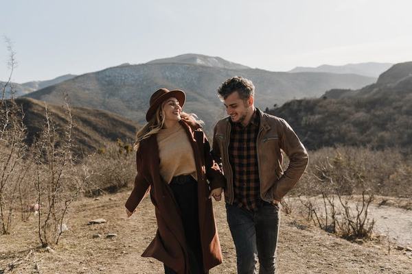 Nằm mơ thấy người quen có ý nghĩa gì? Điềm lành hay dữ?