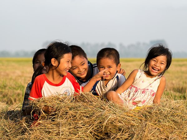 Nằm mơ thấy trẻ em là điềm gì, chọn con gì tài lộc?