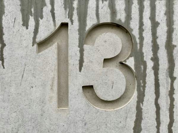 Số 13 có ý nghĩa gì theo phong thủy và quan niệm dân gian?