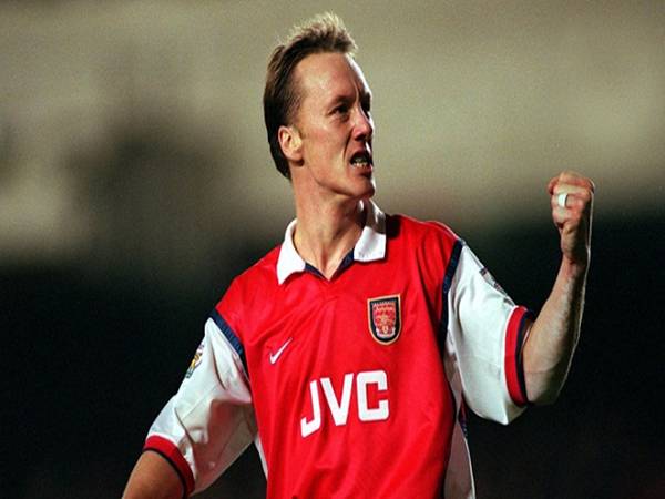 Lee Dixon - Hậu vệ phải ổn định