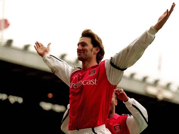Tìm hiểu các hậu vệ Arsenal hay nhất và di sản để lại