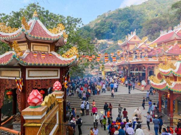 Nằm mơ thấy đi lễ đền là điềm gì, con gì linh thiêng nhất?