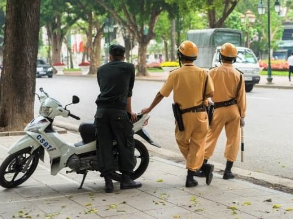 Mơ thấy chạy trốn công an là điềm gì, chọn con gì số mấy?